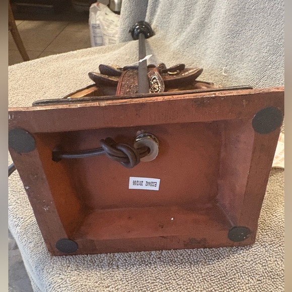 Western Theme Saddle Lamp, Home Decor - Picture 7 of 8